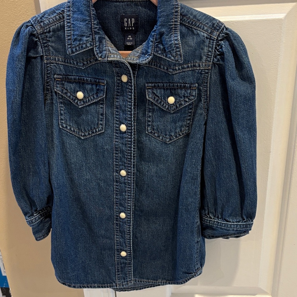 GAPKIDS Girl’s Blue Denim Puff Sleeve Shirt
